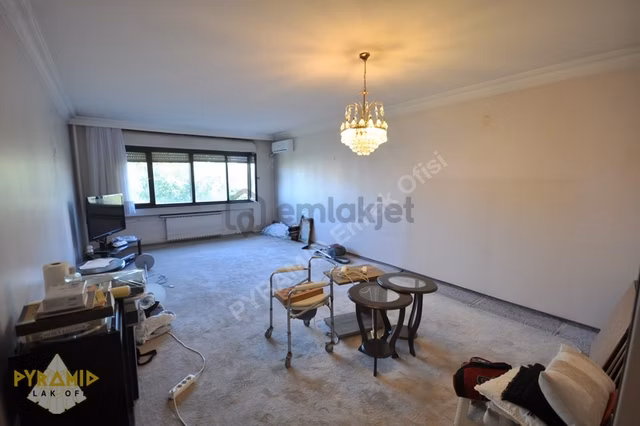 Pyramıd'den Ataköy 9 Atrium Yanı A-13 Blok Boş Teslim 3+1 Daire