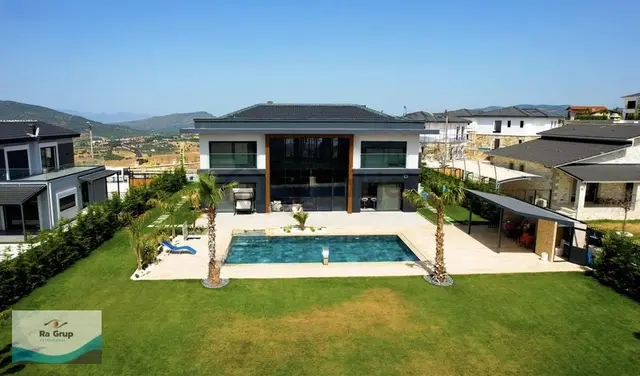 Foça'da 5+1 Akıllı Villa, Özel Havuz Ve Lüks Yaşam Alanı 1