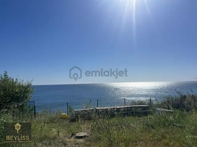 Sinanoba Güzelce 5+2 Denize Sıfır Havuzlu Triplex Yalı Villası 1