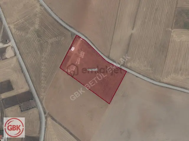 15.020 M² Kıymetli Bölgede Ruhsatlı Yapılı & Özel Peyzajlı Arazi