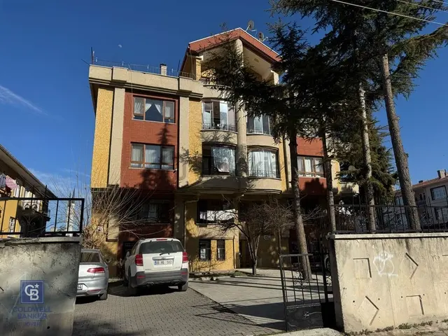 Keçiörende Merkezi Konumda Kiralık 7+1 Dubleks Daire 1