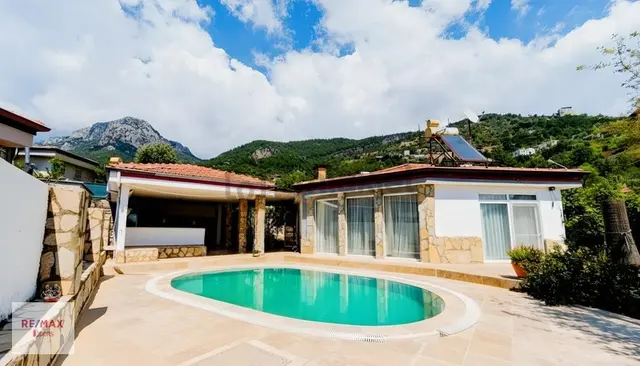 Alanya Al-kon Park Villaları 3+1 Müstakil Havuzlu Satılık Villa