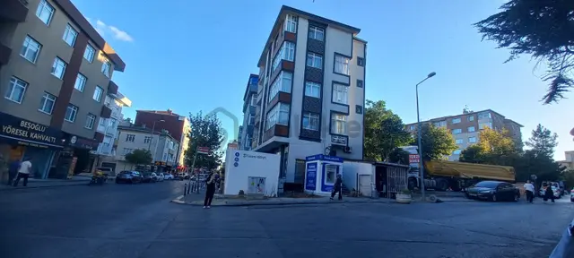 Altınşehir Mahallaesinde Ana Cadde Üzerinde Satılık Bina 1