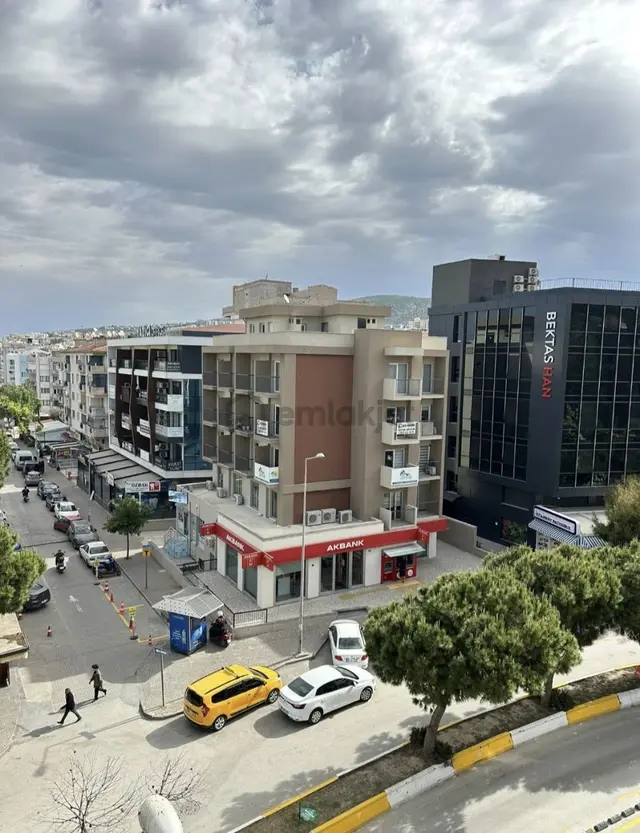 Aydın Kuşadası Nda Kurumsal Kiracılı Satılık Komple Bina 1