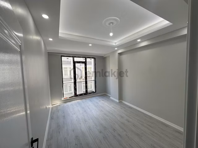 Özgür İnşaat'tan Cebeci Mah 2+1 85m2 Oturuma Hazır Ara Kat Daire