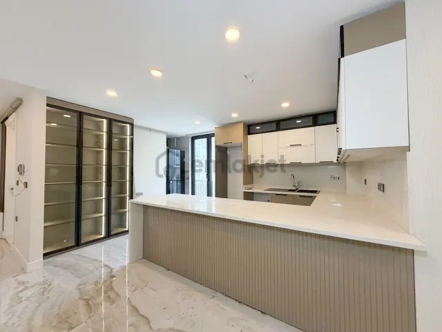 Denize Sıfır Hamam Jakuzi Saunalı 4+2 Teraslı Dubleks