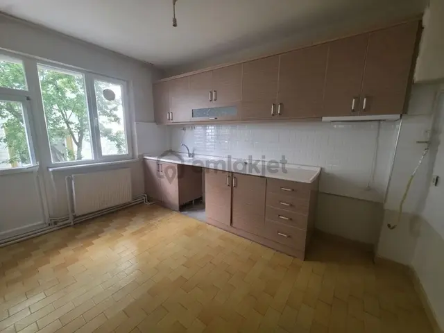Paşaalanı Polis Evi Karşısı 3+1 Yüksek Giriş Bakımlı Daire 1