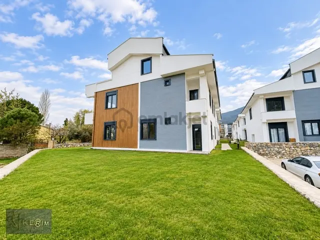 Kerim'den Satılık Güre Sıfır 3+1 Teraslı 3 Banyo Dubleks Daire