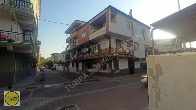 Menemen Asarlık'ta 107m² Arsa Üzeri - Satılık 3 Katlı Köşe Bina 1