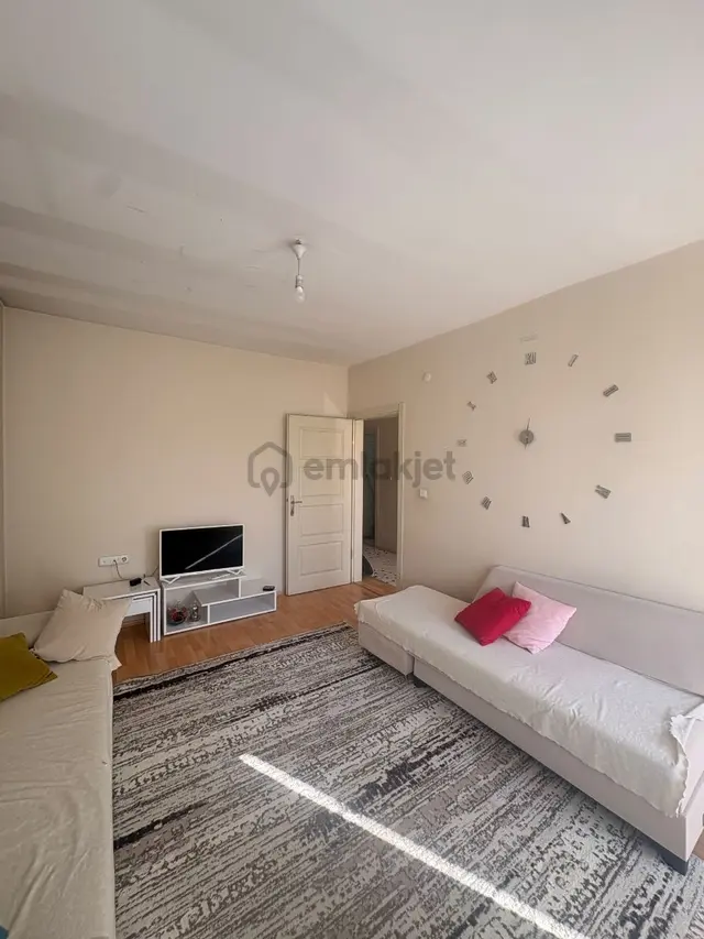 Kiralık Eşyalı 2+1 Daire Lokman Hekim Hastanesi Civarı 1