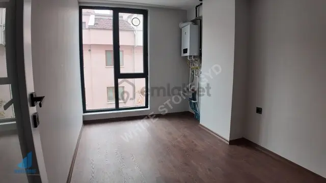 Ragıp Tüzün'de Metroya Yürüme Mesafesinde 2+1 Kiralık Daire