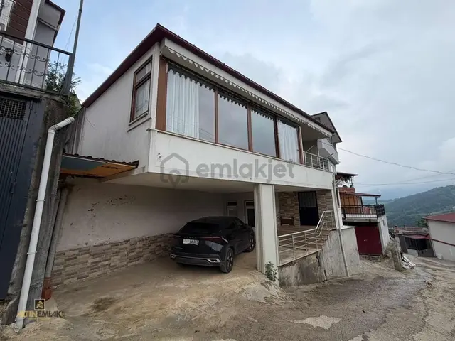 Altın Emlak Trabzon Esiroğlunda Müstakil Ev Ve Arsa