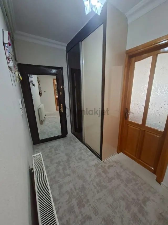 Bağbasında Anayol Cepheli Satılık Arakat Daire