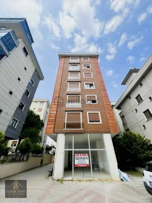 Cevizli Mahallesi Genç Bina Kiralık Dükkan Depo Merkezi Konum