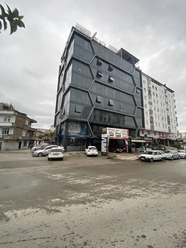 Revizyon Plazadan Akra 1 Plazada Satılık 1+1 Ofis 1