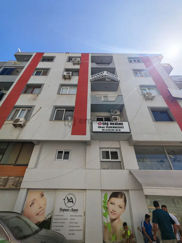 Gaziemir Akçay Caddesi Yakını 2+1 Satılık Daire / Ofis 1