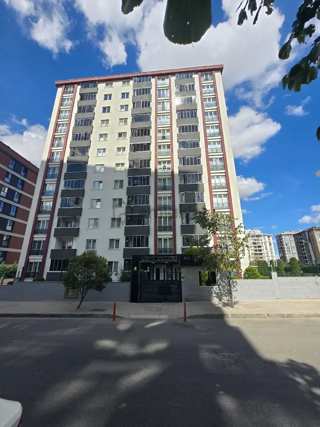Remax Land Den Hürriyet Mah. Kiralık 2+1 Daire