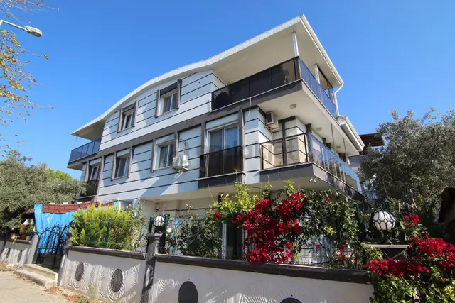 Didim Mavişehirde Deniz Manzaralı Denize 400 Metre 5+1 Villa