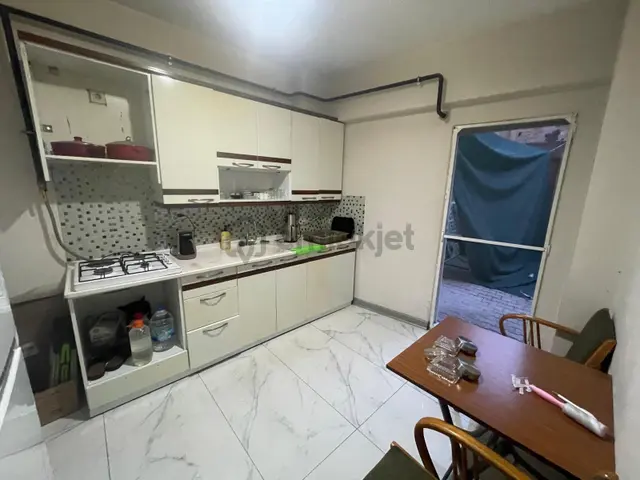 Cadde Üzerinde Harika Bir Ofis Kiralık