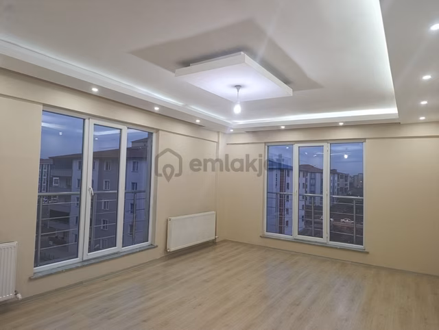 Kars Yenişehir Mah Satılık 3+1 Arakatta Daire Kapalı Otoparklı
