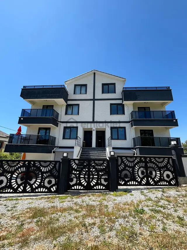 Karabiga Zeytinlik Mah.deniz Manzaralı 4+1 Acil Satılık Tripleks 1