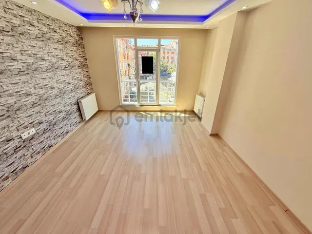 Zübeyde Hanımda Satılık Merkezi Konumda Masrafsız 2+1 Daire