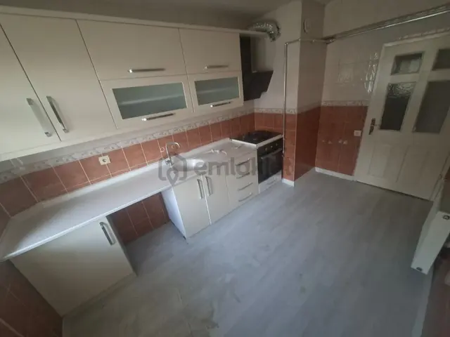 Esertepe Bankalar Caddesinde Katta 3+1 Kiralık Acill 1