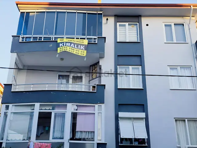 32 Evler Ünüversite Karşısı 2+1 80 M2 Mutfak Ayrı Kombi Peteklı 1