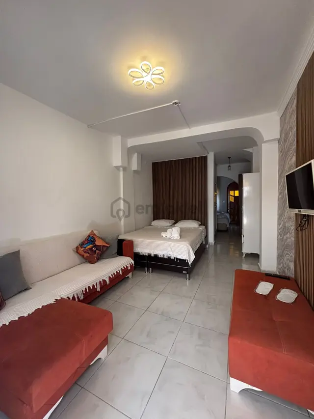 Kadınlar Denizi'nde Havuzlu Sitede Bahçe Katı 1+1 1