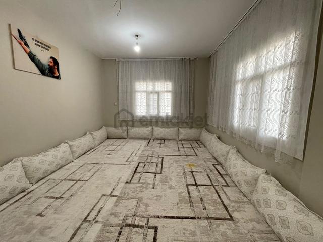 8 Mart Mahallesi Özğür Sokakta Köşebaşı Satılık Bina 1