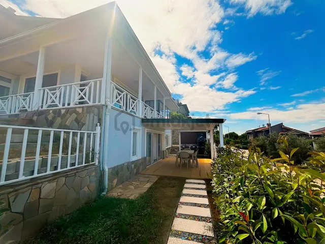 Mudanya Mürsel'de Deniz Manzaralı 6+2 Satılık Villa 1
