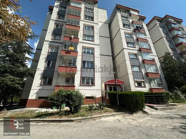 Batıkent Emlak'tan İnönü Mah Ara Kat 3+1 Asansörlü