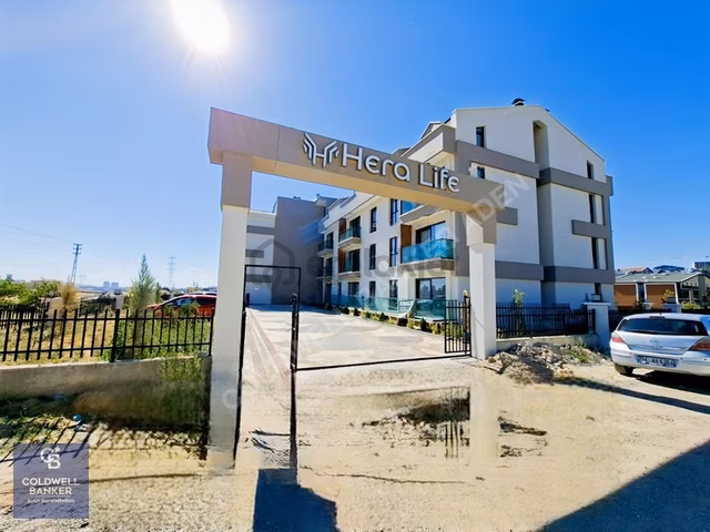 İncek Taşpınarda Hera Life Sitesinde Satılık 1+1 Daire 1