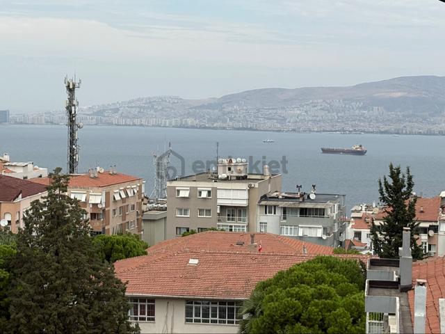 Asansörlü Otoparklı Deniz Manzaralı Çift Cephe 3 + 1