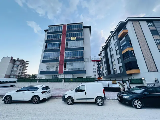 Enes Acur'dan Erenler Mah. 3+1 Arakat Geniş Otoparklı Daire 1