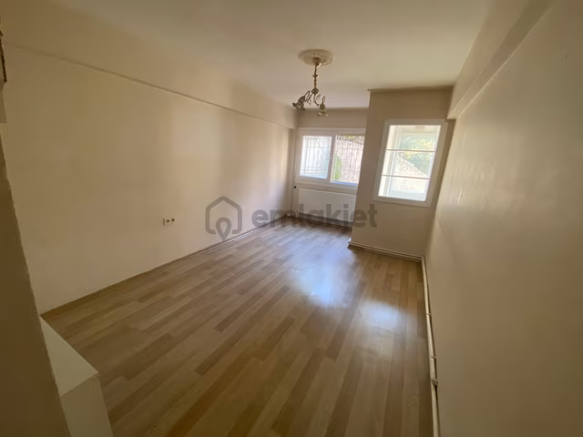 Konak Zeytinlik Mah.de Kemer İzban İstasyonu Civarı 2+1 85m2 Dgazlı Arakat Kiralık Daire 1