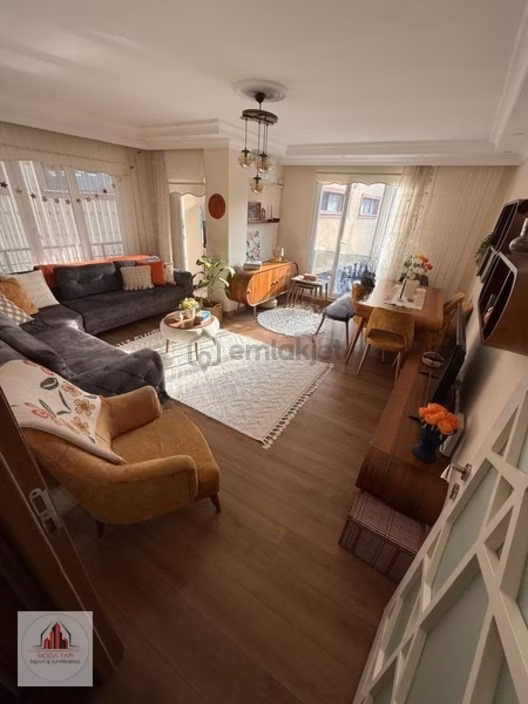 Caddeye 100 M Okullar Bölgesi 1.kat Net 90 M2 Balkonlu 2+1 Daire