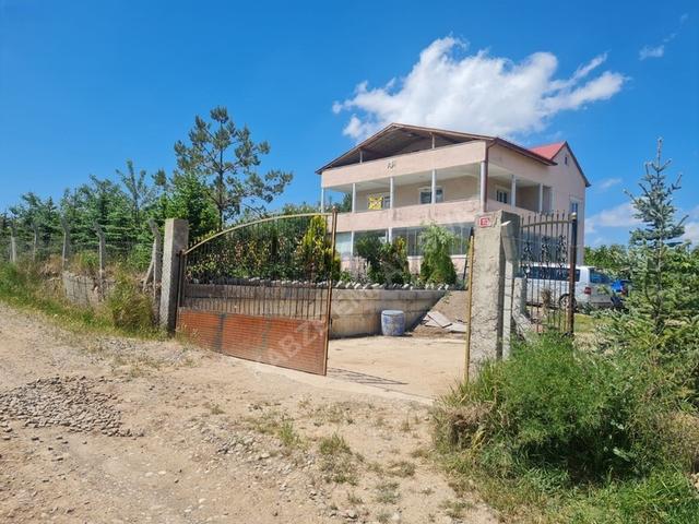 Kabze Emlaktan Çöken Mevkiinde 3200 M2 Üzerinde 300m2 Satılık Ev 1