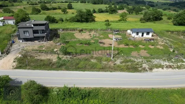 Karaboğaz Emlak'tan Satılık Kefken Yoluna Cephe Müstakil Ev