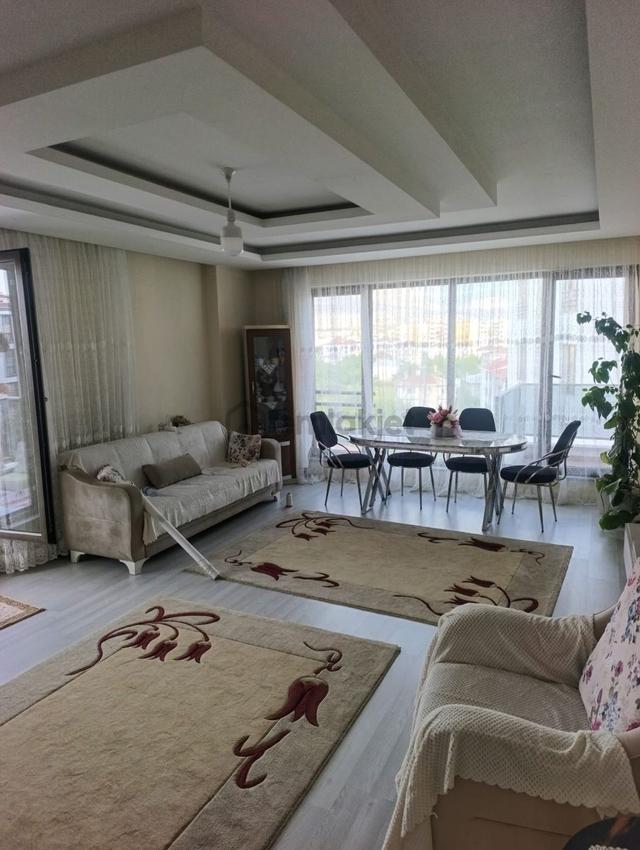 Satılık 3+1 Arakat Daire Cadde Üstü Pegout Bayi Karşısı 1