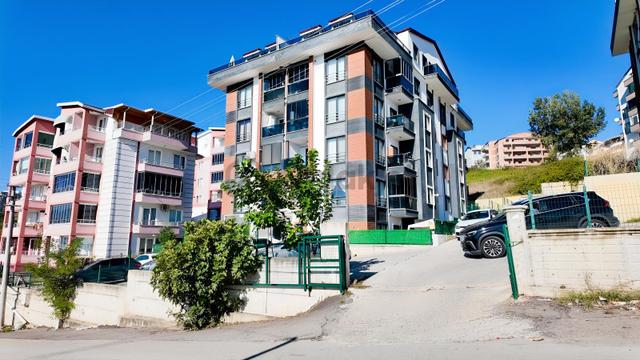 Tarcanlardan İzmit Gündoğduda Şık 2+1 Ara Kat Satılık Daire 1
