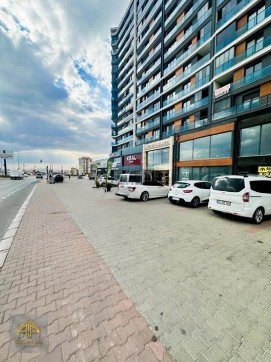 Özcan Ata Gayrimenkulden Gesi Yolu Üzerinde Kiralık İş Yeri 1