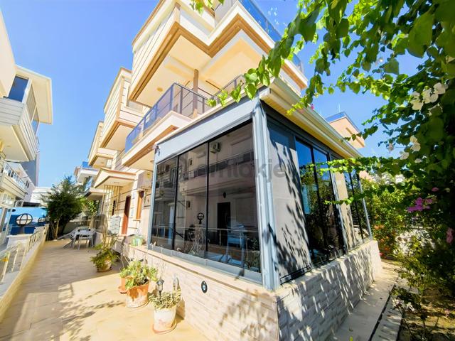 Didim Efeler Mahallesinde Deniz Manzaralı 4+1 Triplex Villa