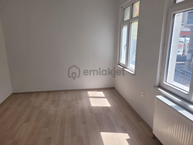 Beşiktaş'ta Sahile Yakın, Full Yenilenmiş Binada 60 M2, 2+1 Daireler 1