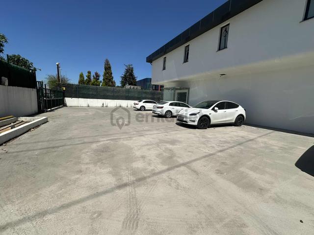 Sancaktepe Akpınarda Ticari Dev 1200 M² Lojistik & Depolama Üssü 1
