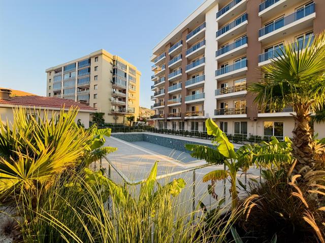 Harmandalıda Havuzlu Sitede Önü Açık Ferah 1+1 Satılık Daire 1
