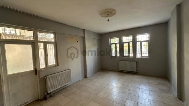 Deniz Gayrimenkul’den Selahaddin Eyyübi Mah Kiralık 2+1 Doğalgazlı 1. Kat Daire 1