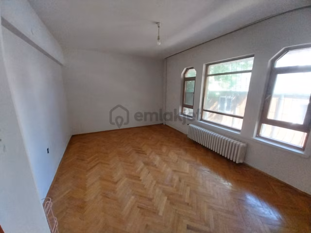 Çankaya Cebeci Mah. Memura Öğrenciye Yapılı 3+1 Kiralık Daire