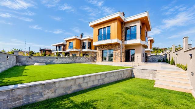 Remax Anka'dan Şile Merkezde 3+1 Müstakil Villa 1