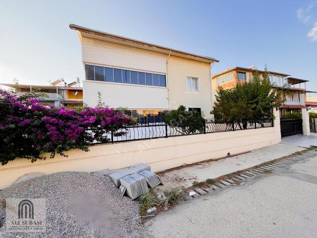 Ali Subaşı Gayrimenkulden Antalya Serik 3 Katlı Villa 1